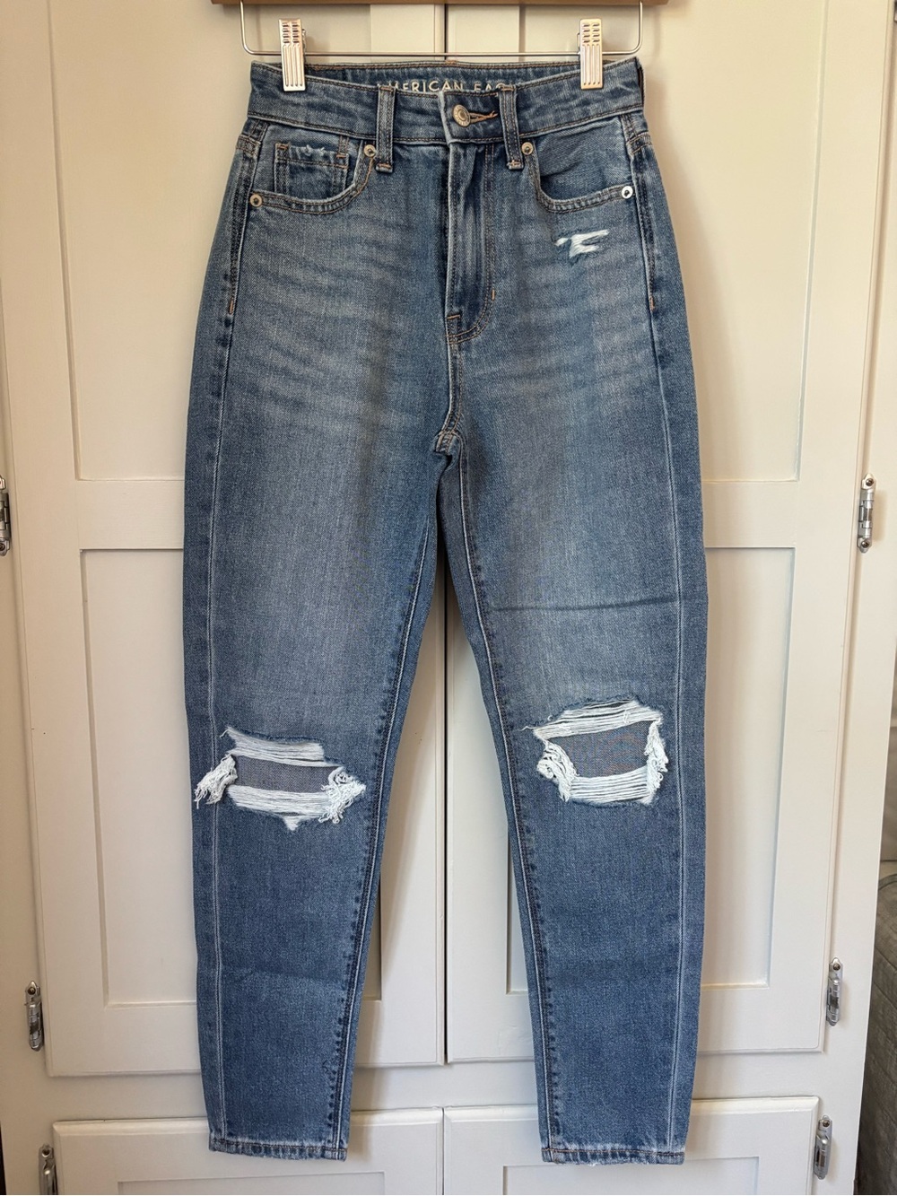American Eagle High-Rise Distressed Jeans- Blue Mom Jeans Size:000 Short